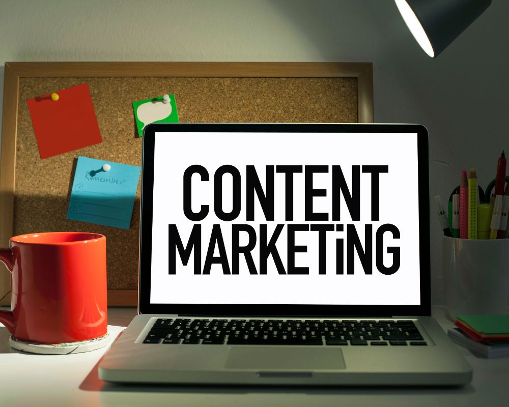 content marketing on the computer screen